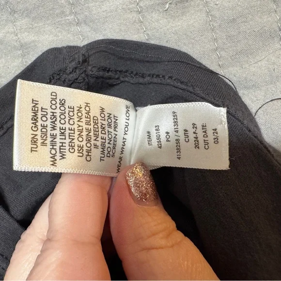 Torrid Heritage Yin-Yang Sun & Wave Graphic Tee — Size 0 - Picture 4 of 4